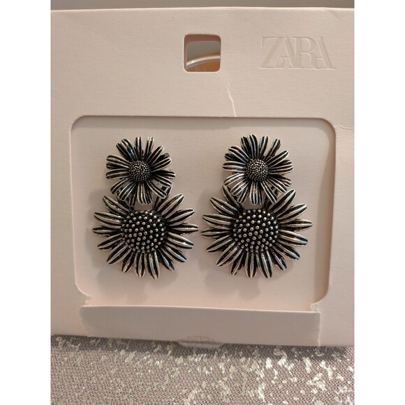 Zara Jewelry - Zara 2025 Antiqued Silver Metal Double Flower Earrings Dangle Sunflower Whimsy